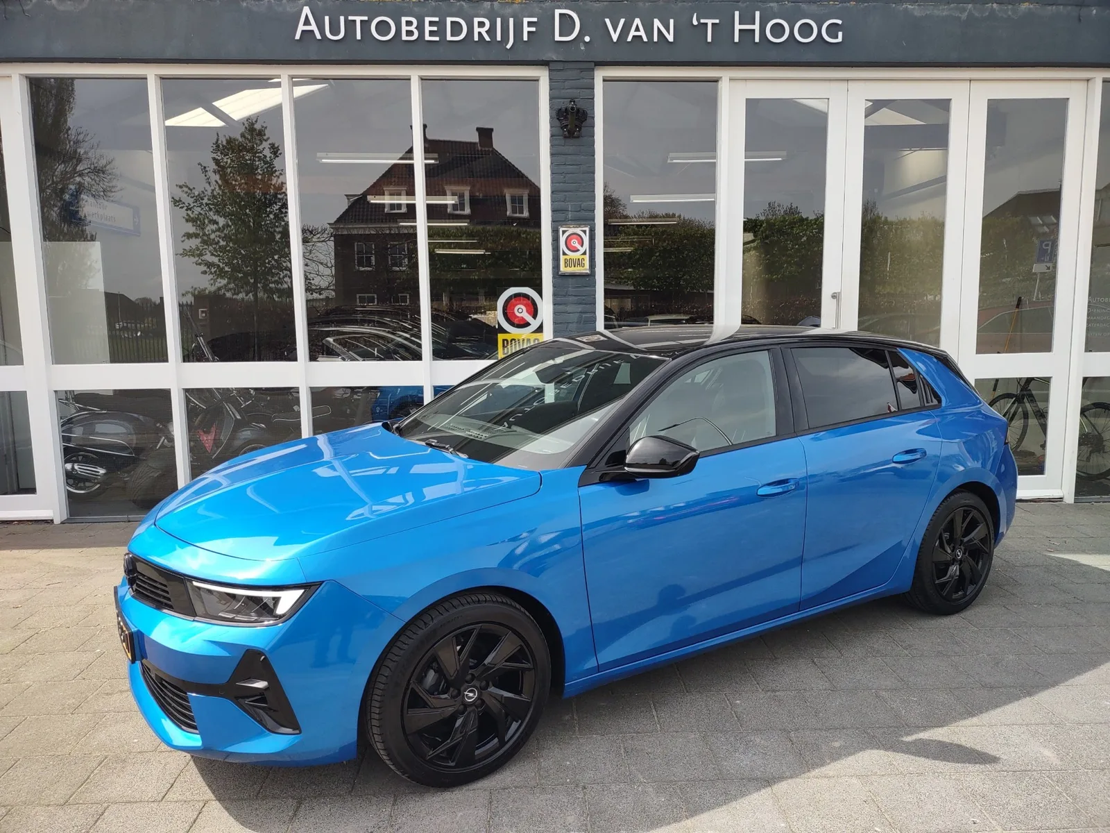 Opel Astra (2022) — foto 1