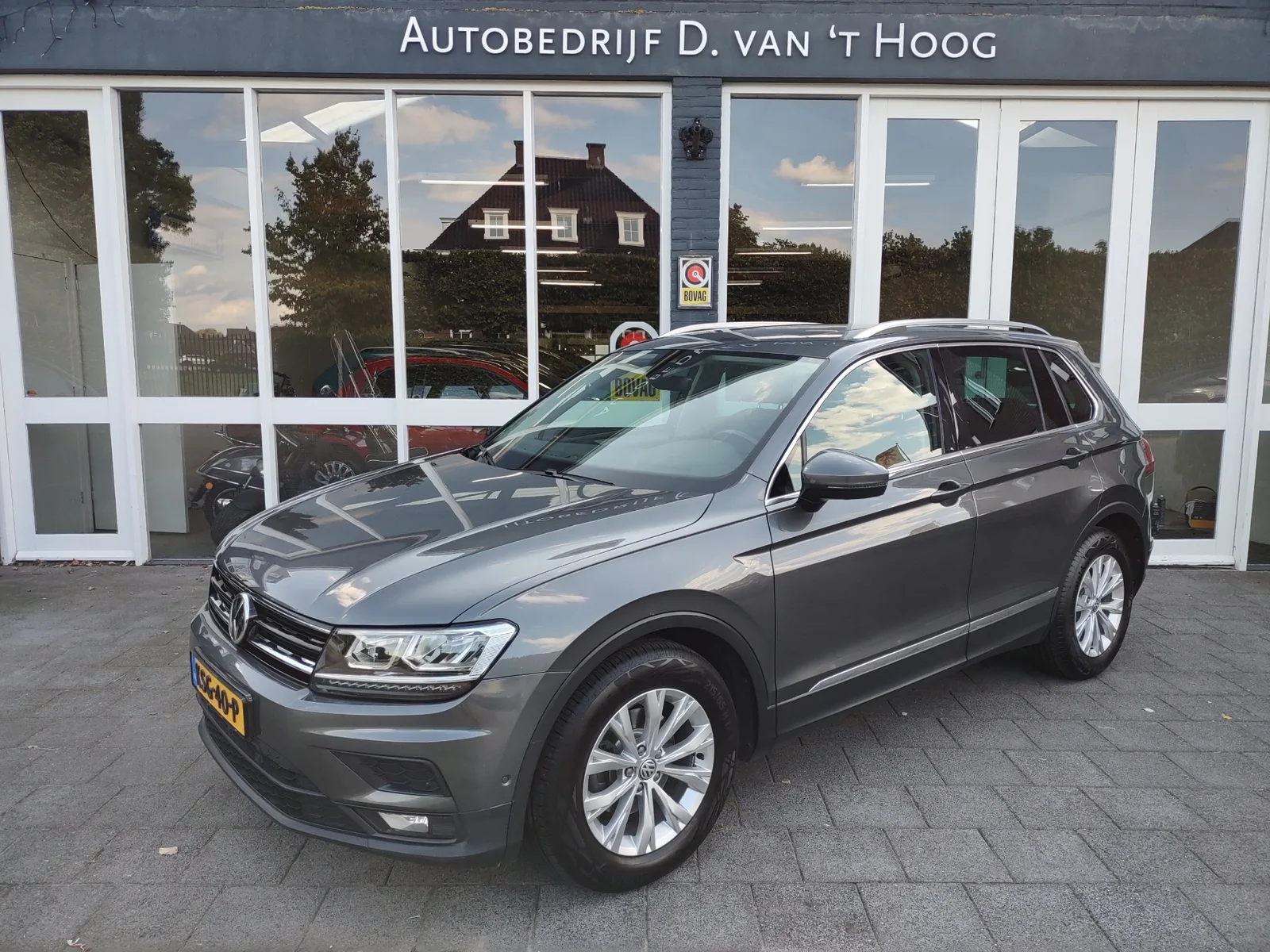 Volkswagen Tiguan (2018) — foto 1
