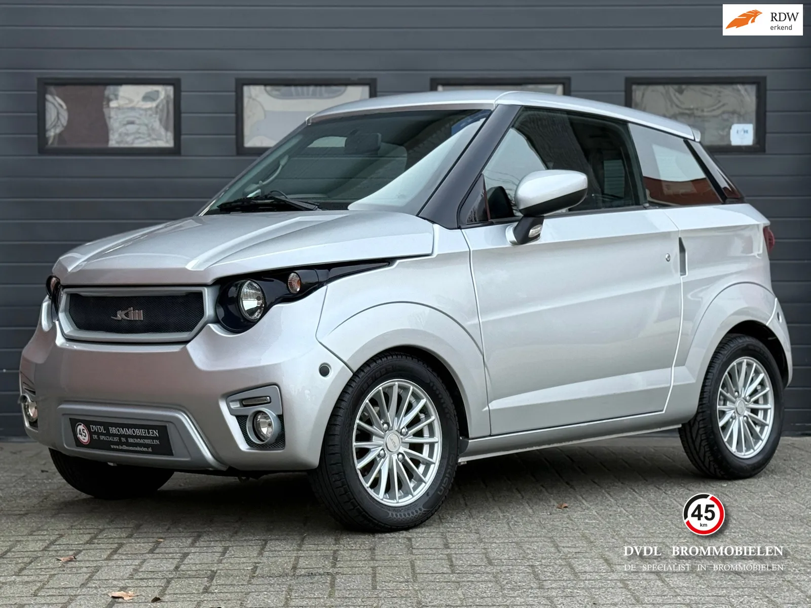 JDM Xheos (2014) — foto 1