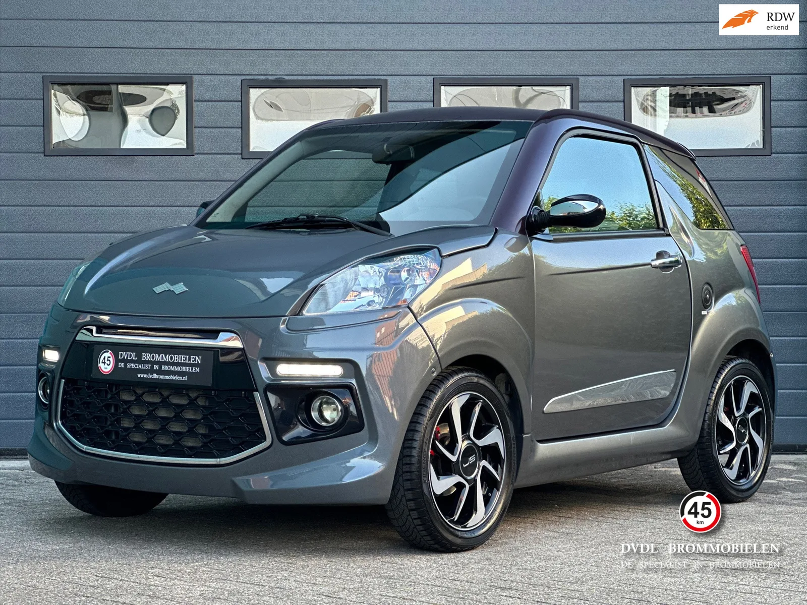 Ligier JS50 (2013) — foto 1