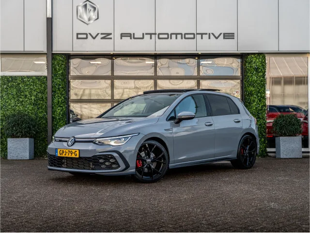 Volkswagen Golf (2024) — foto 1