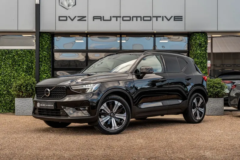 Volvo XC40 (2023)