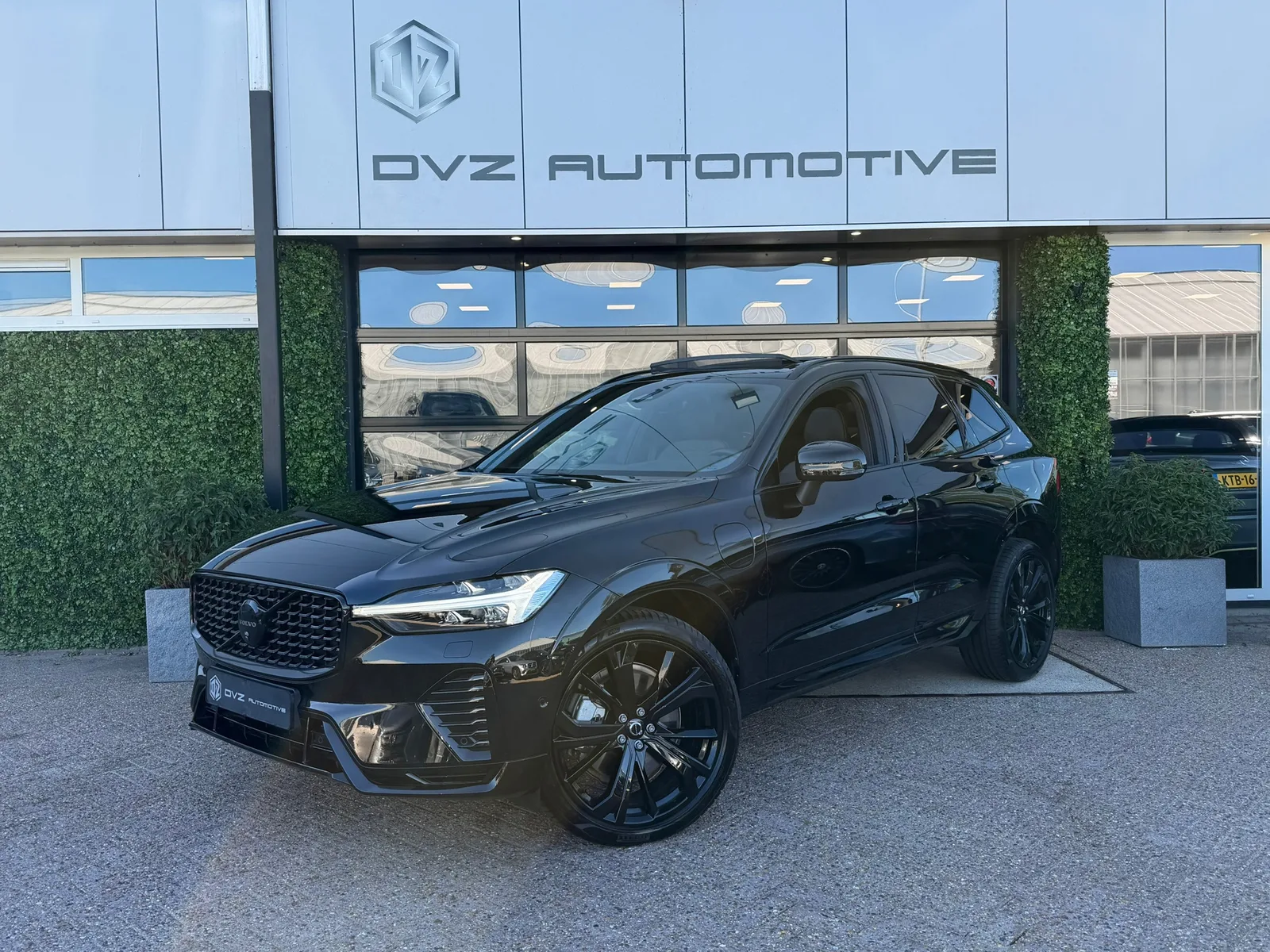 Volvo XC60 (2025) — foto 1