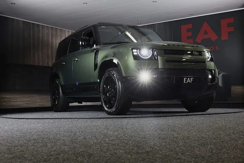 Land Rover Defender (2025)