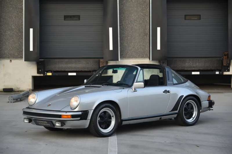 Porsche 911 (0)