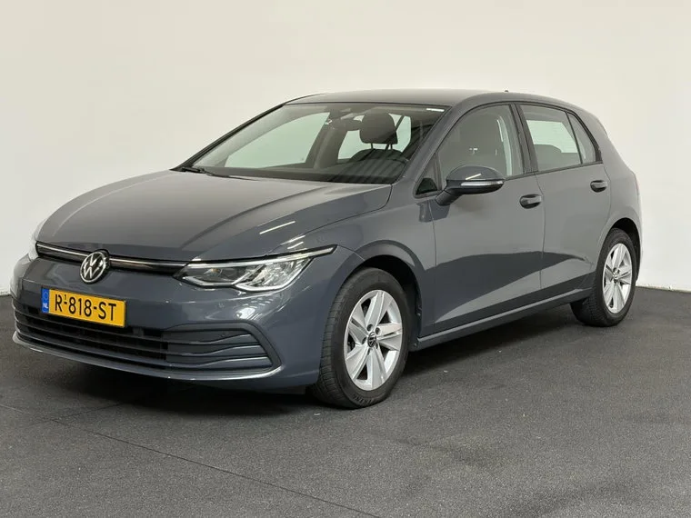 Volkswagen Golf (2021) — foto 1