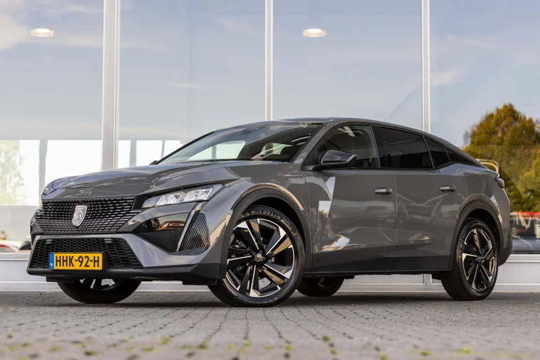 Peugeot e-408 (2025) — foto 1
