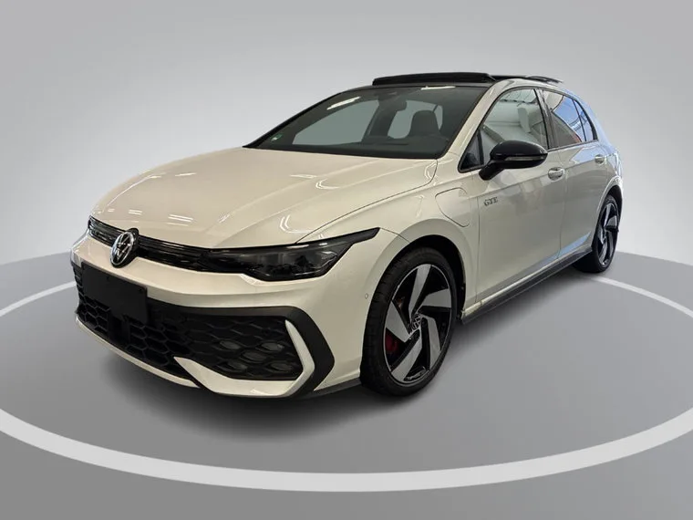 Volkswagen Golf (2025) — foto 1