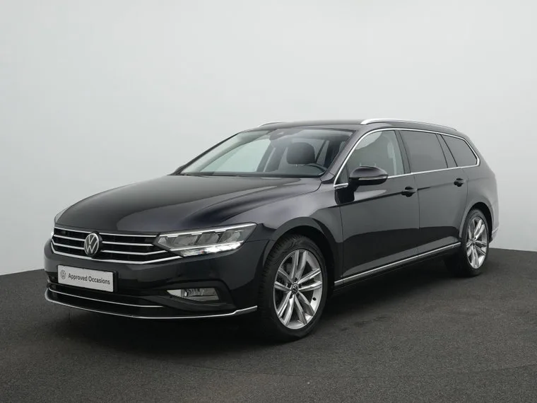 Volkswagen Passat (2022) — foto 1