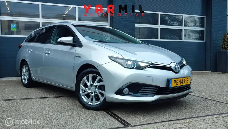 Toyota Auris (2016) — foto 1
