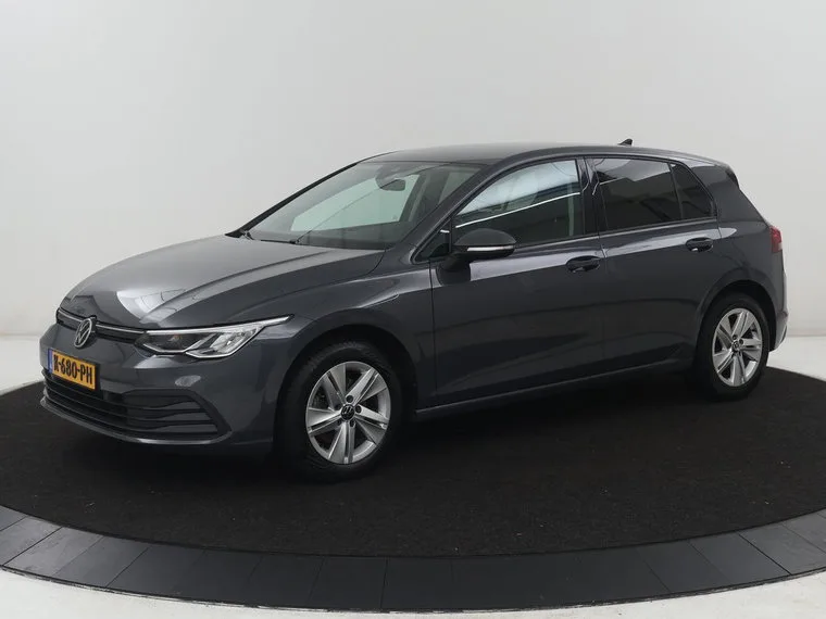 Volkswagen Golf (2020) — foto 1