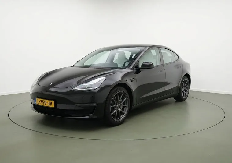 Tesla Model 3 (2021) — foto 1