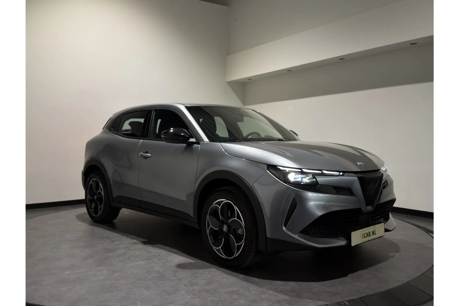 Alfa Romeo Junior (2025) — foto 1