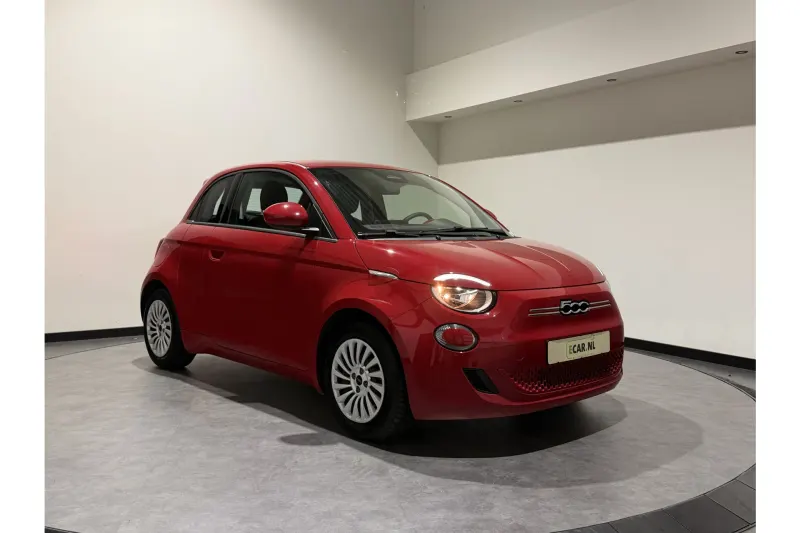 Fiat 500 (2024)