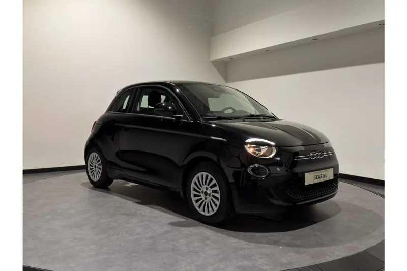 Fiat 500 (2024)