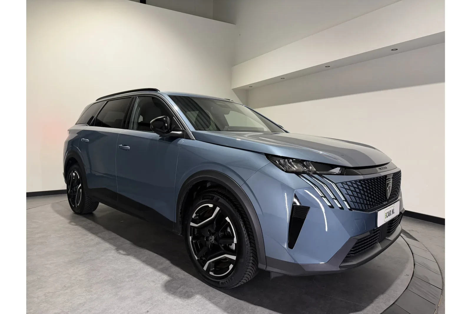 Peugeot E-5008 (2025) — foto 1