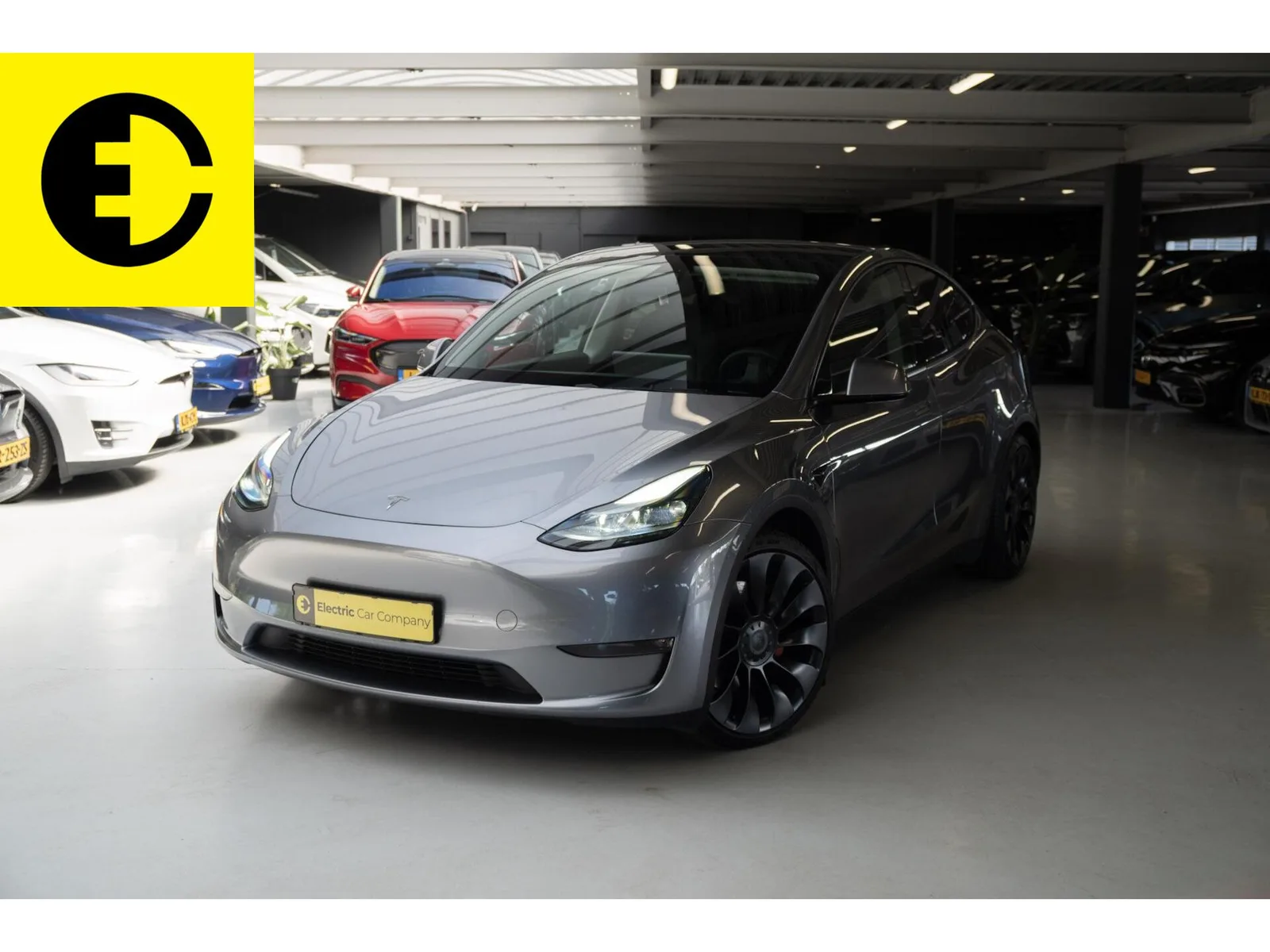 Tesla Model Y (2023) — foto 1