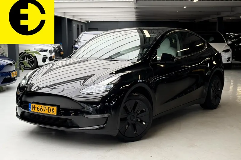 Tesla Model Y (2021)