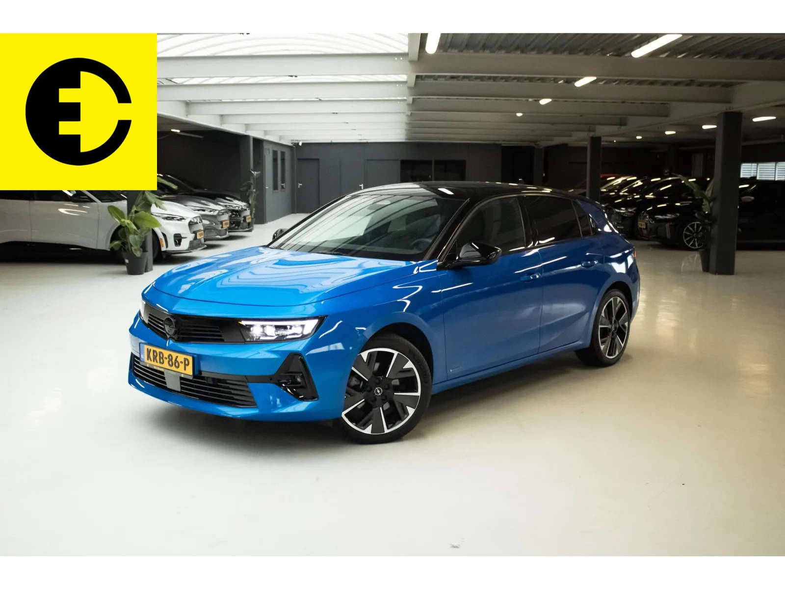 Opel Astra (2023) — foto 1
