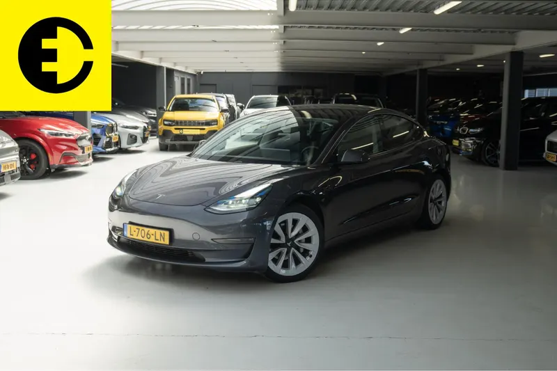 Tesla Model 3 (2021)