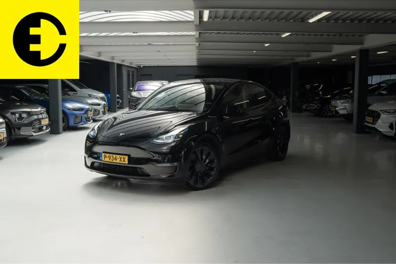 Tesla Model Y (2022)