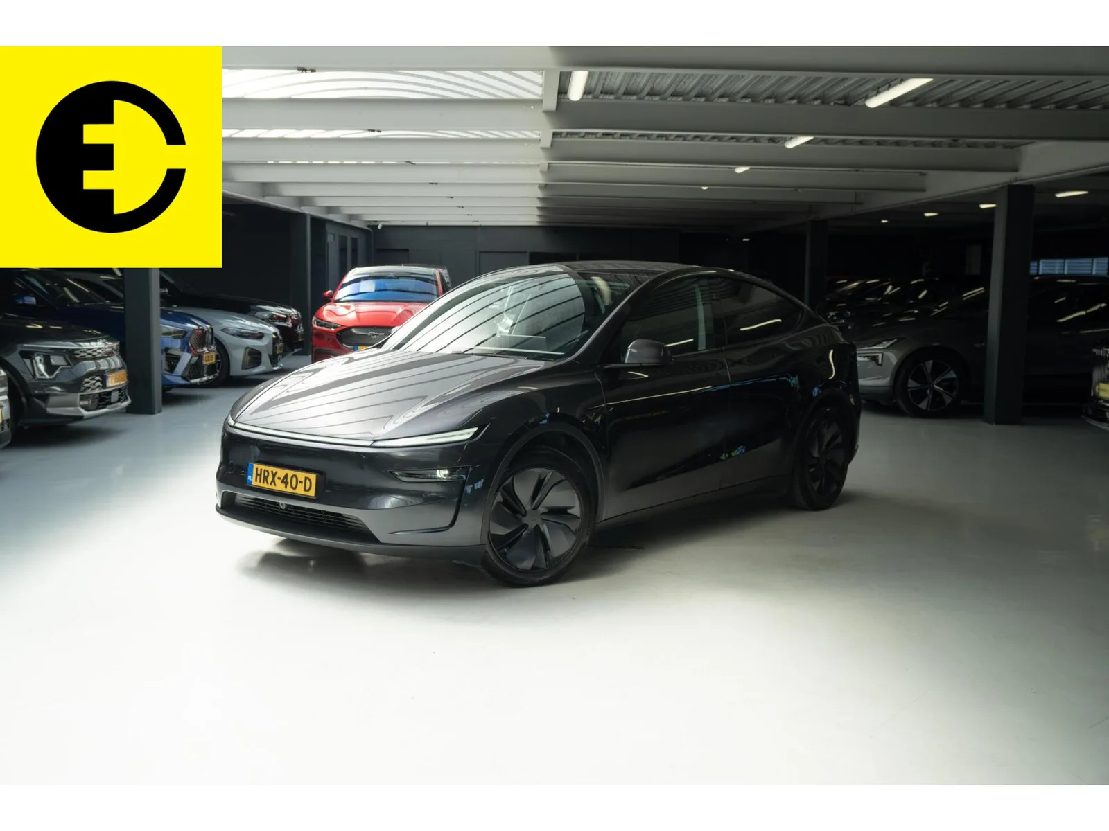 Tesla Model Y (2025) — foto 1