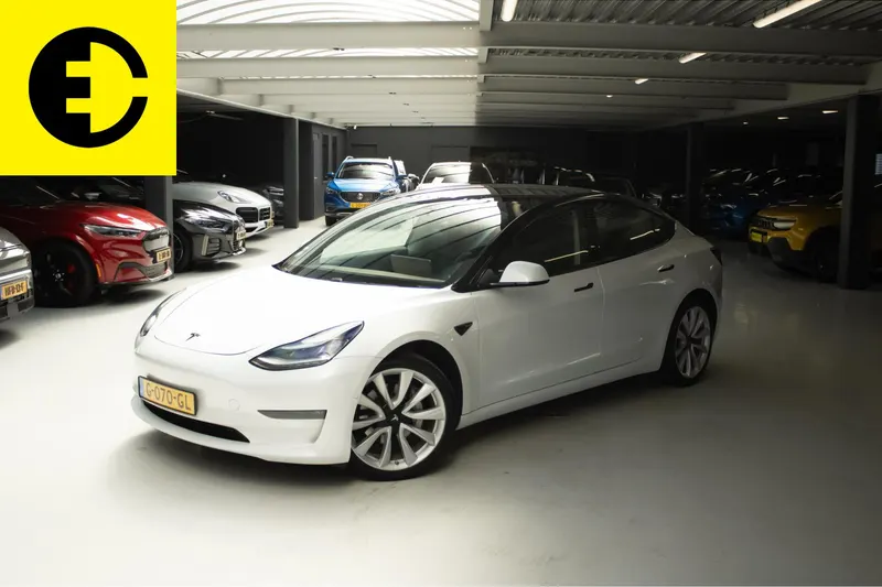 Tesla Model 3 (2019)