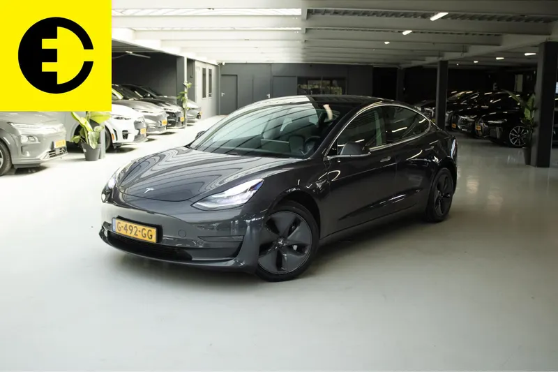 Tesla Model 3 (2019)