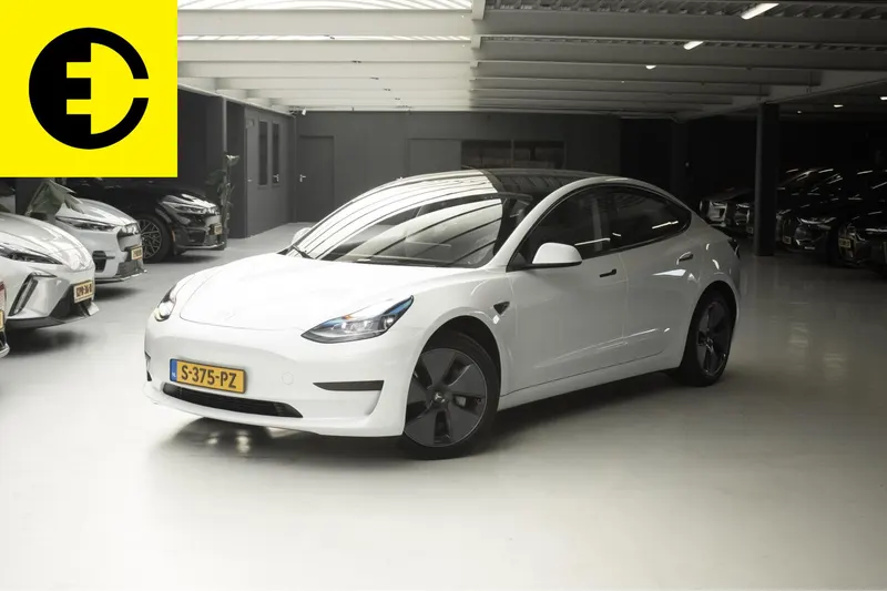 Tesla Model 3 (2023)