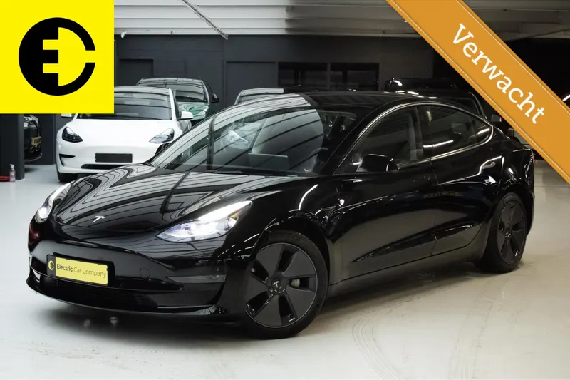 Tesla Model 3 (2023)