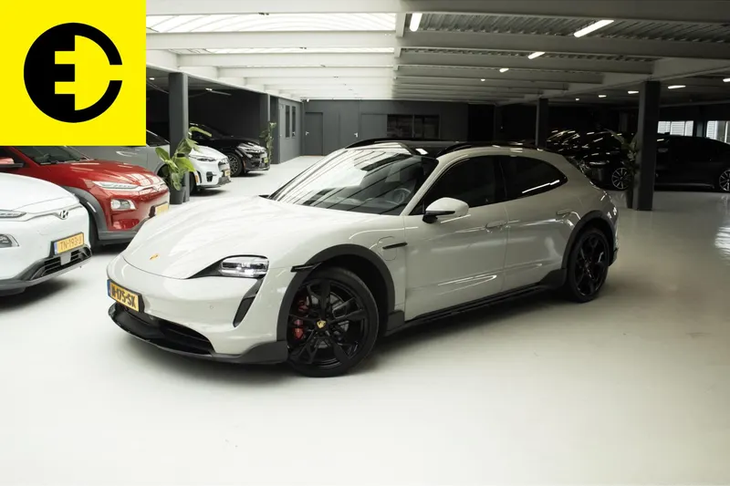 Porsche Taycan Cross Turismo (2021)
