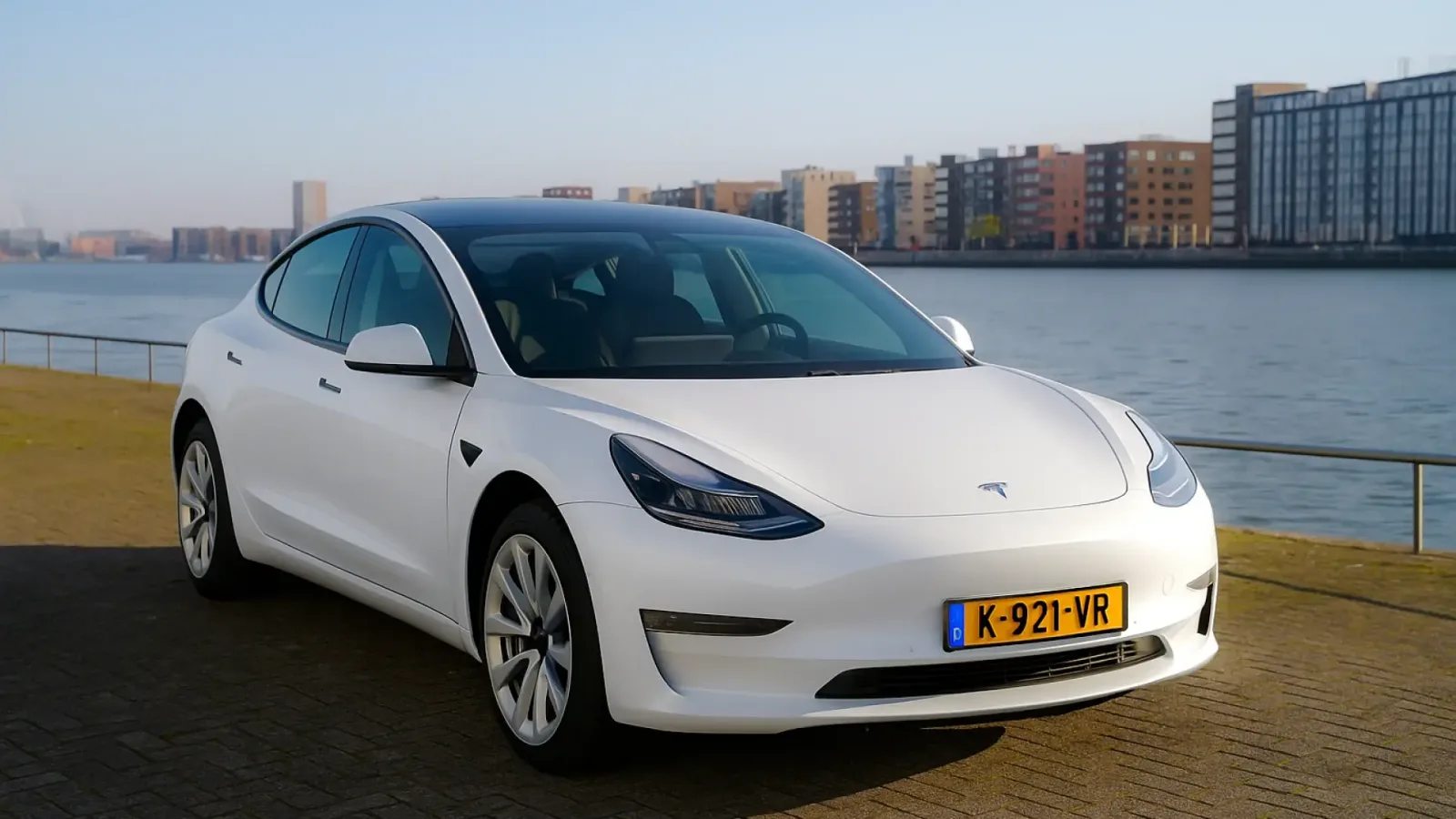 Tesla Model 3 (2021) — foto 1