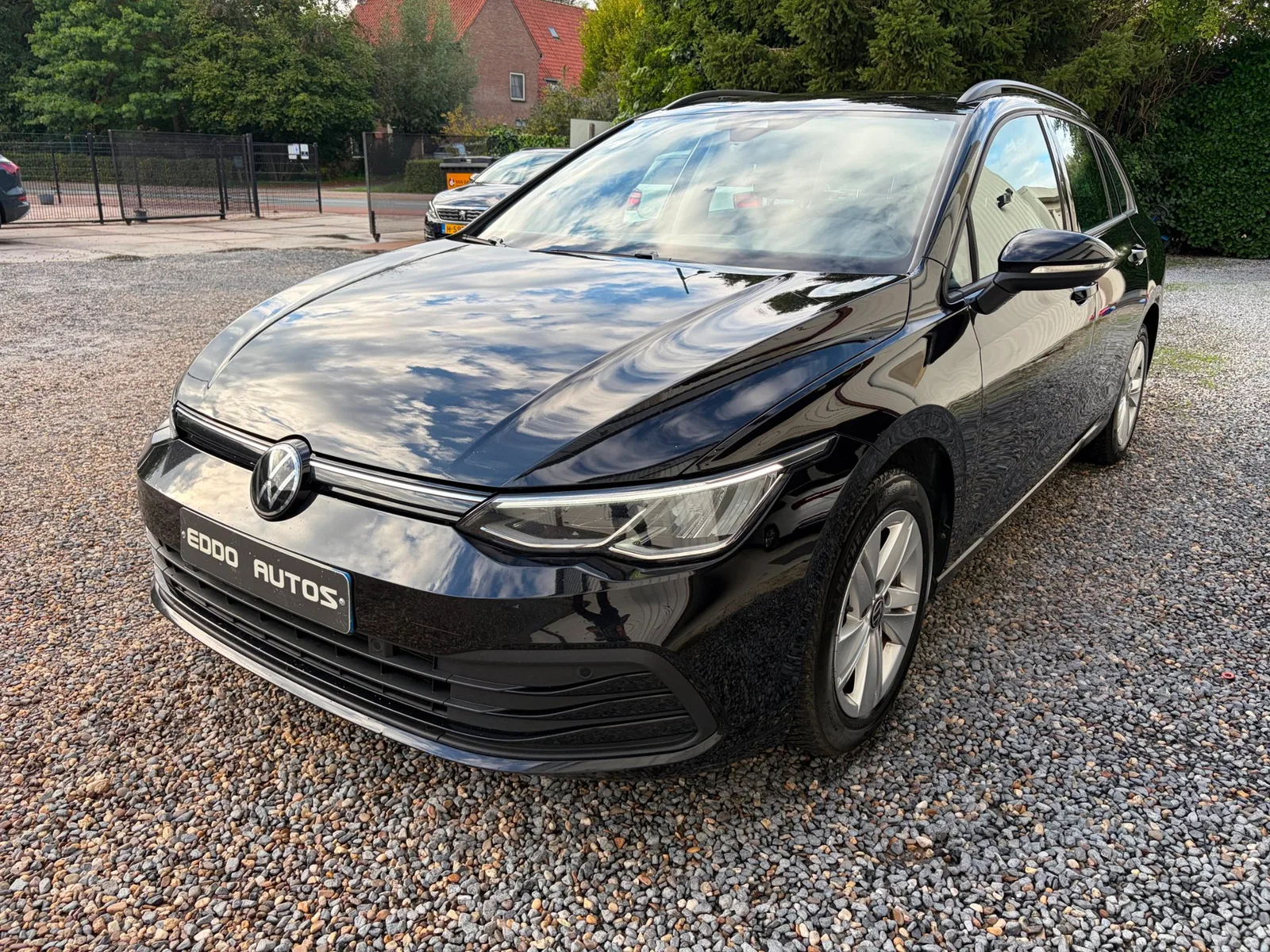 Volkswagen Golf (2023) — foto 1