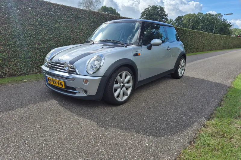 MINI Cooper (2005)
