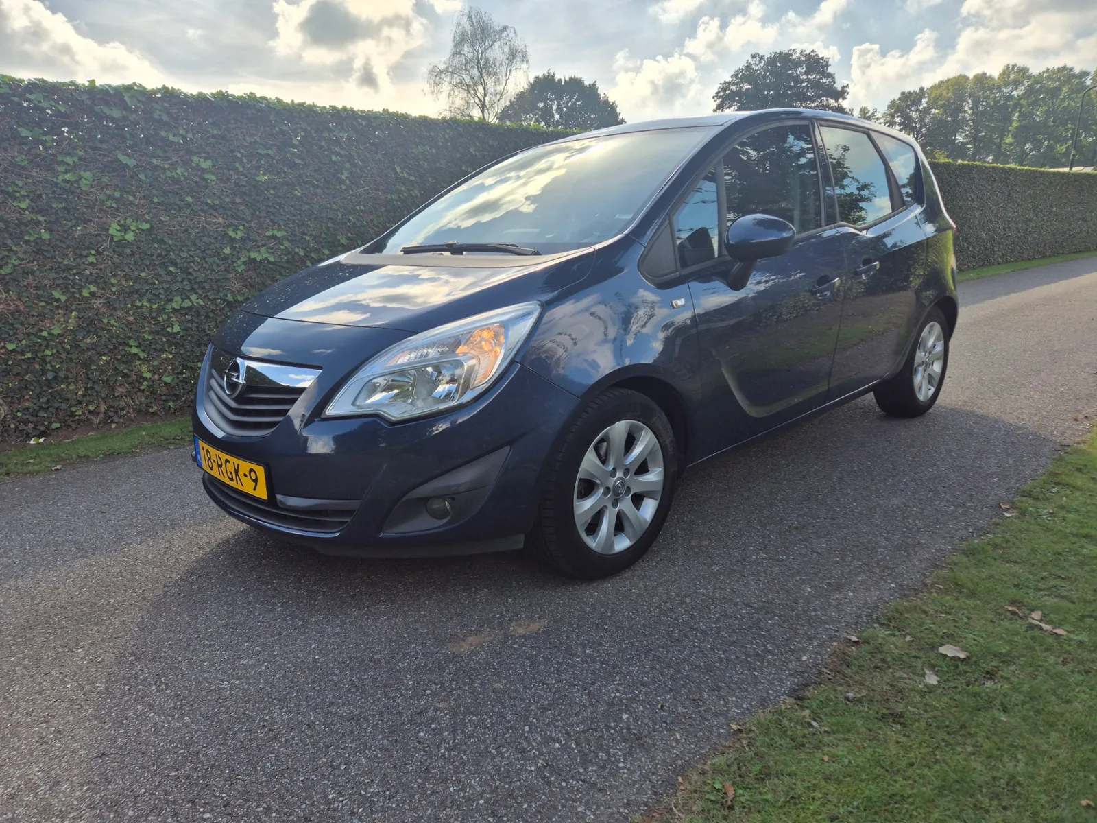 Opel Meriva (2011) — foto 1