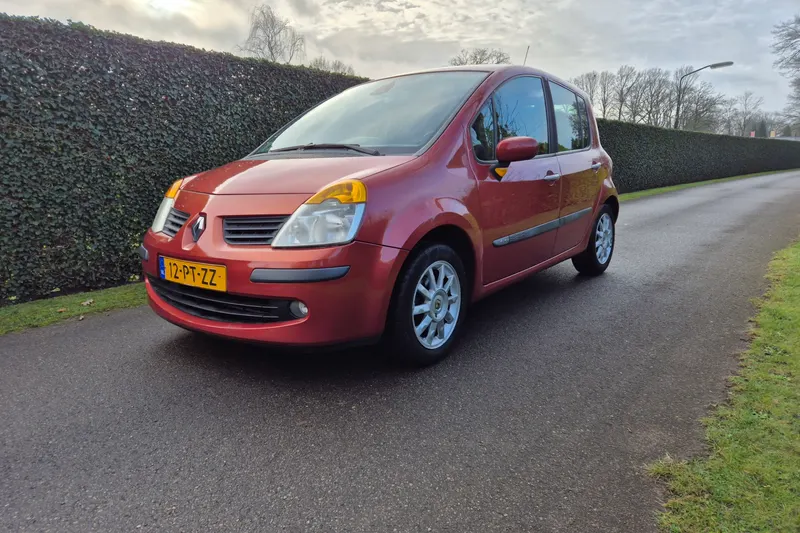 Renault Modus (2004)