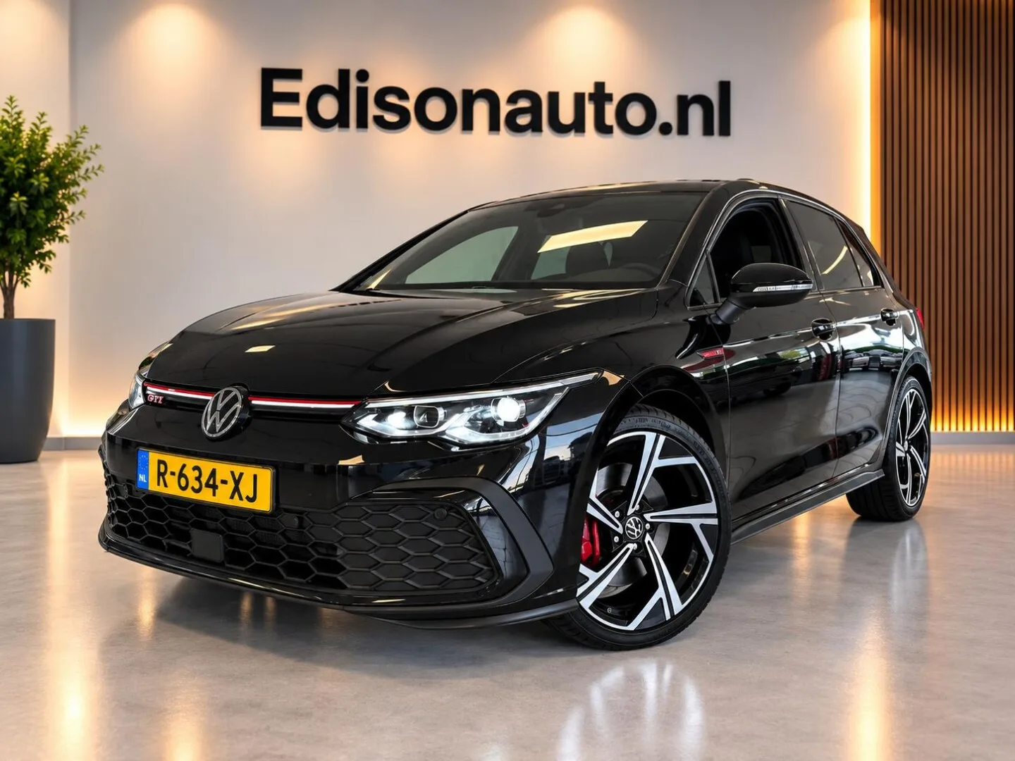 Volkswagen Golf (2021) — foto 1