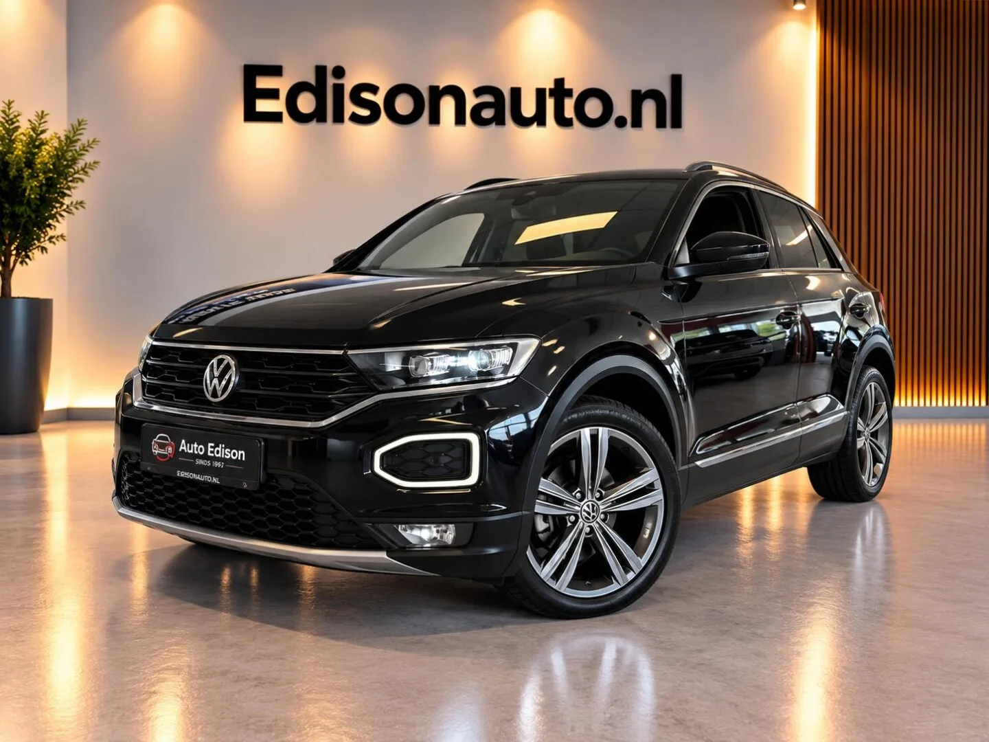 Volkswagen T-Roc (2021) — foto 1