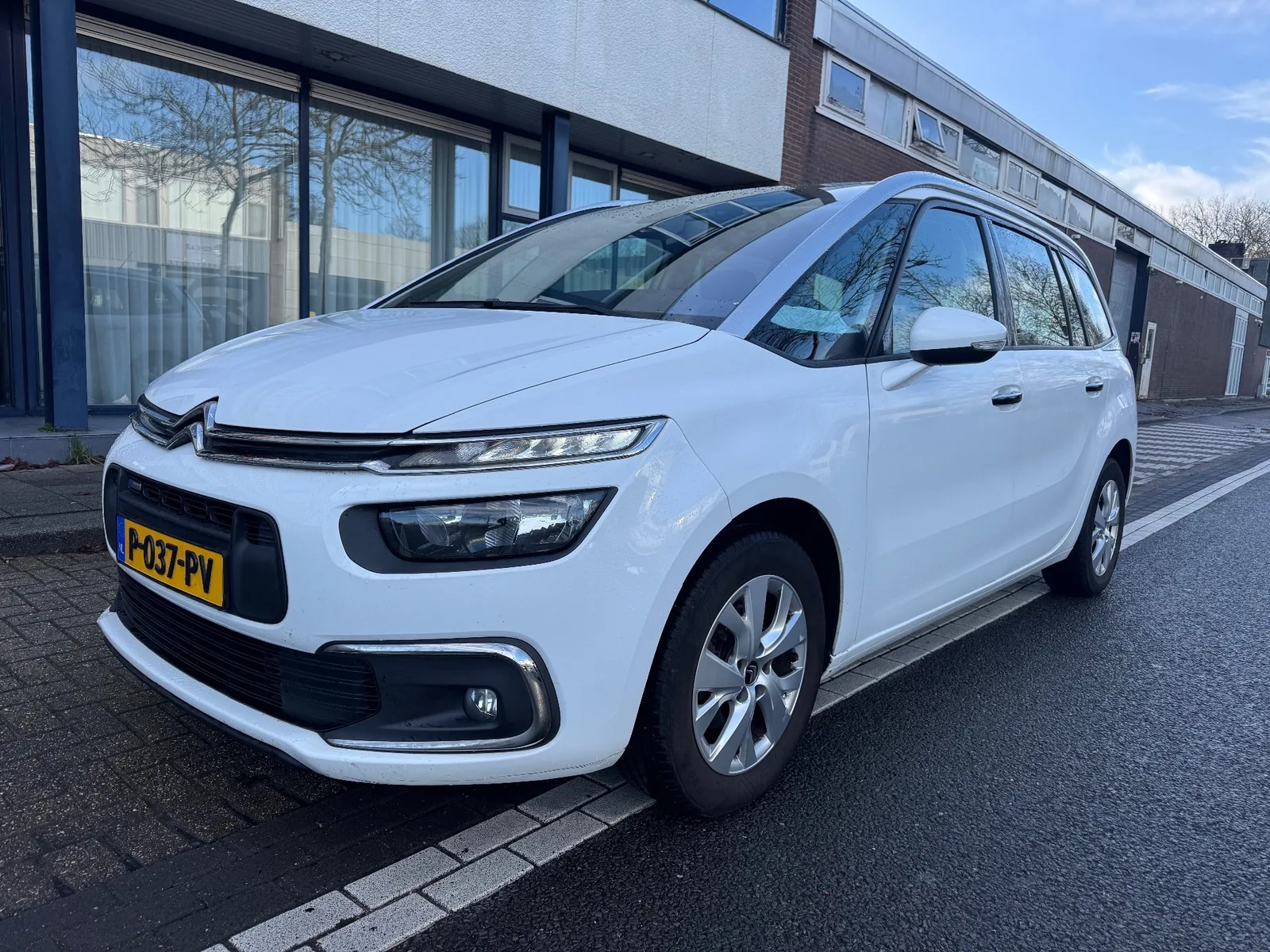 Citroën Grand C4 Picasso (2017) — foto 1