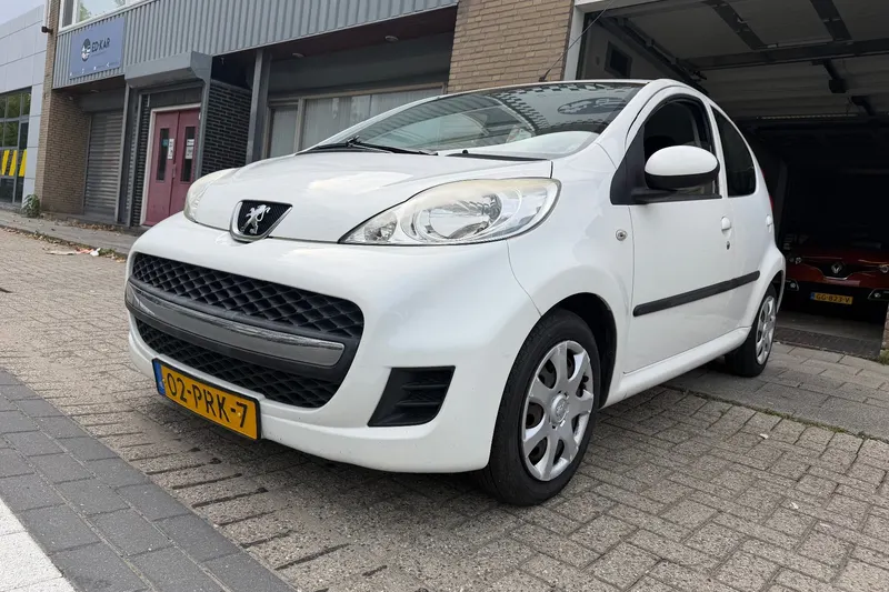 Peugeot 107 (2011)