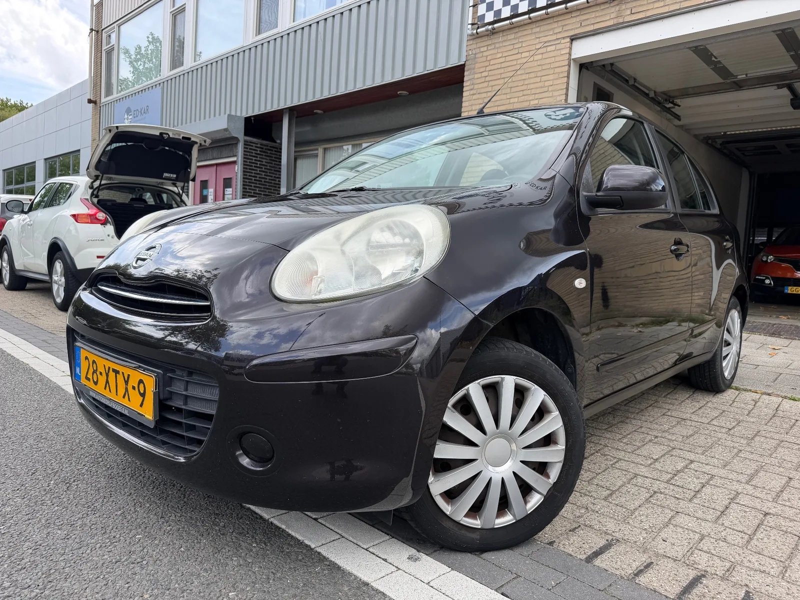 Nissan Micra (2011) — foto 1
