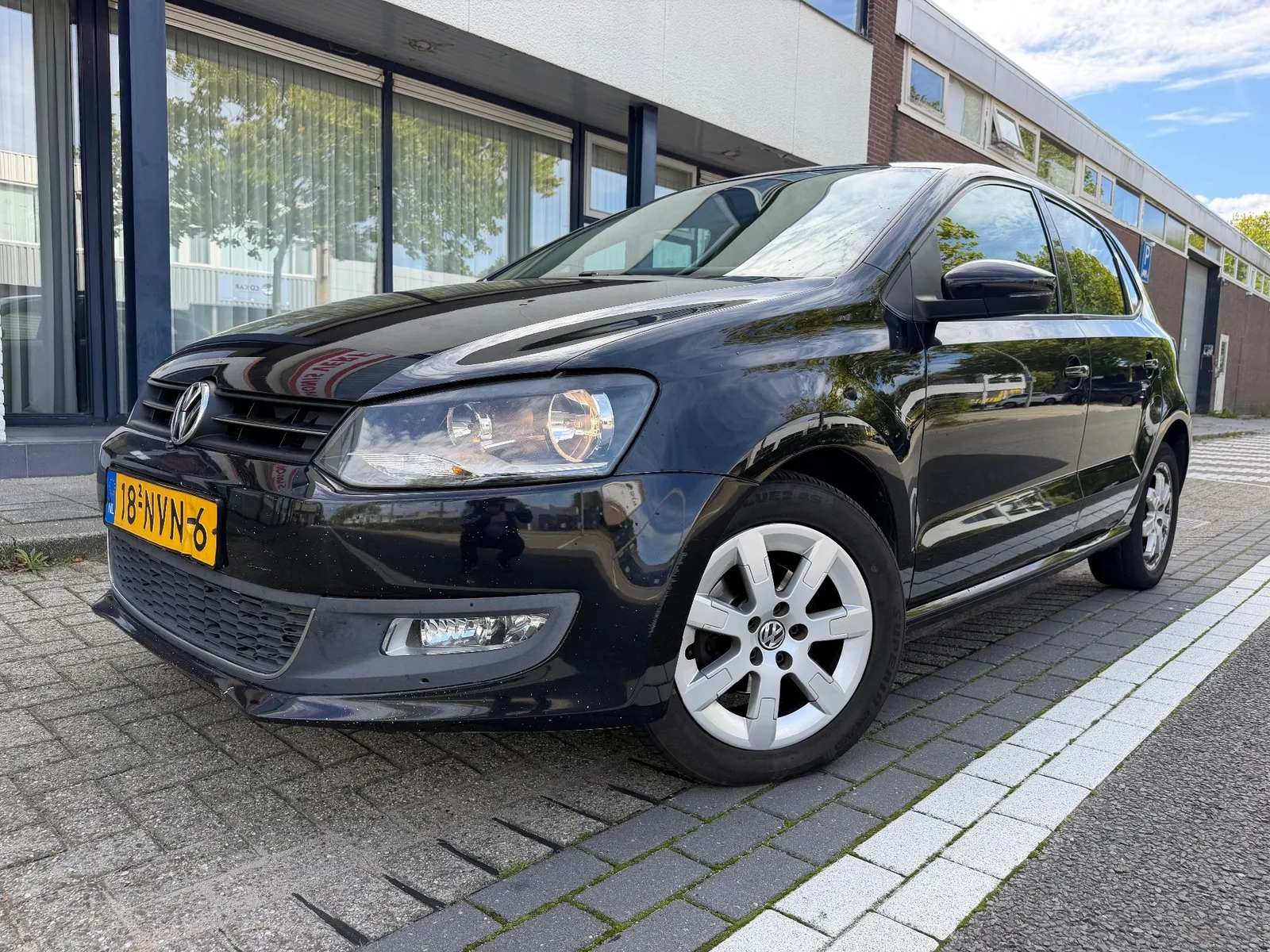 Volkswagen Polo (2010) — foto 1