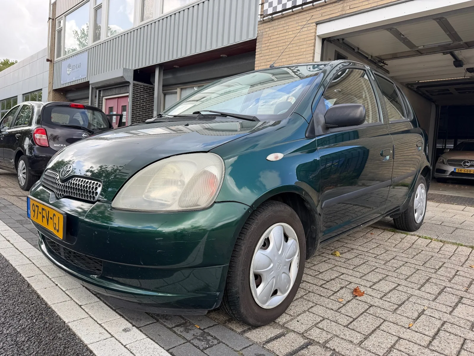 Toyota Yaris (2000) — foto 1