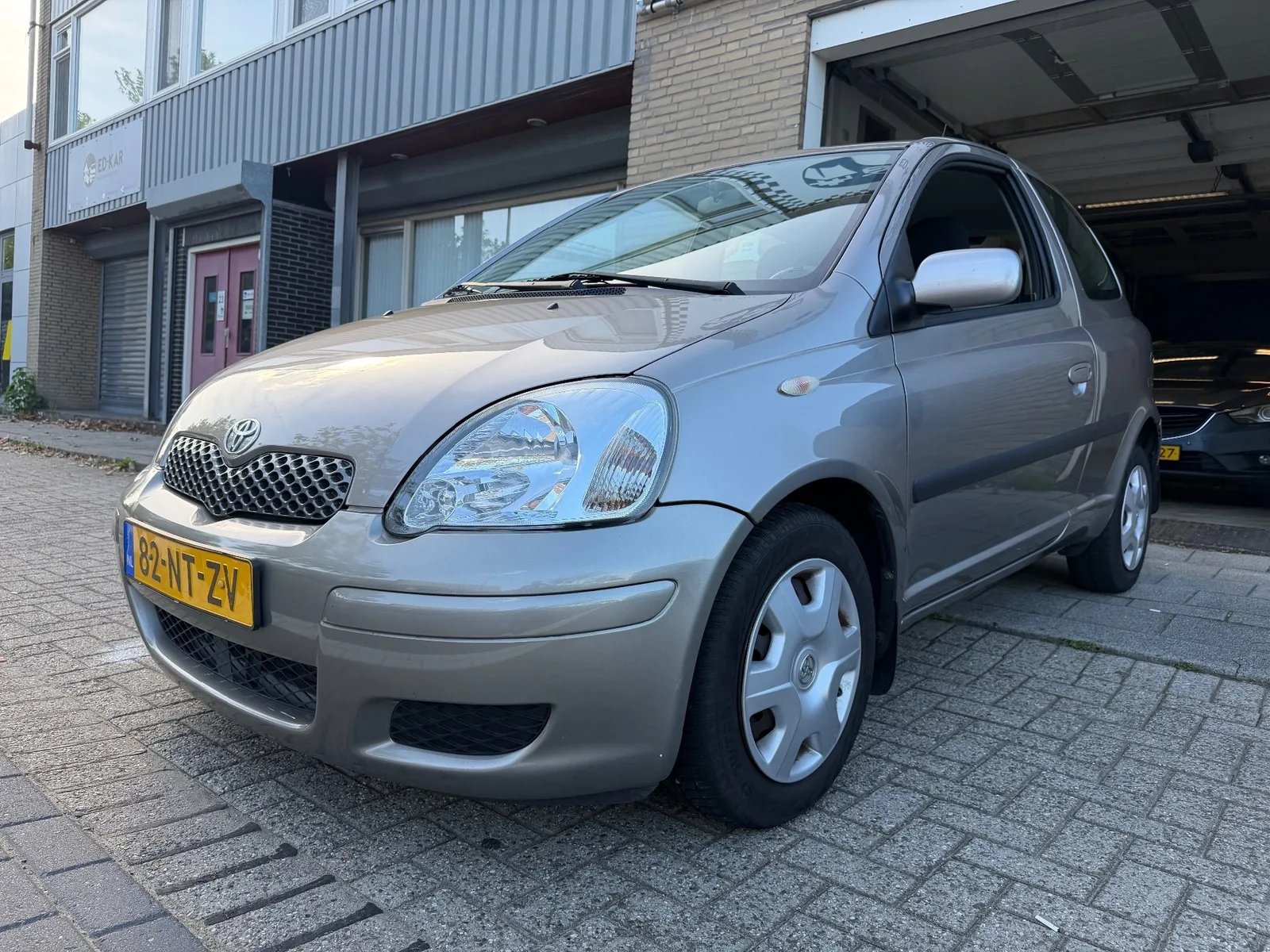 Toyota Yaris (2004) — foto 1
