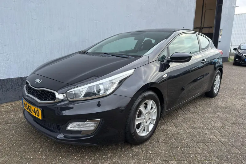Kia Pro Cee'd (2013)