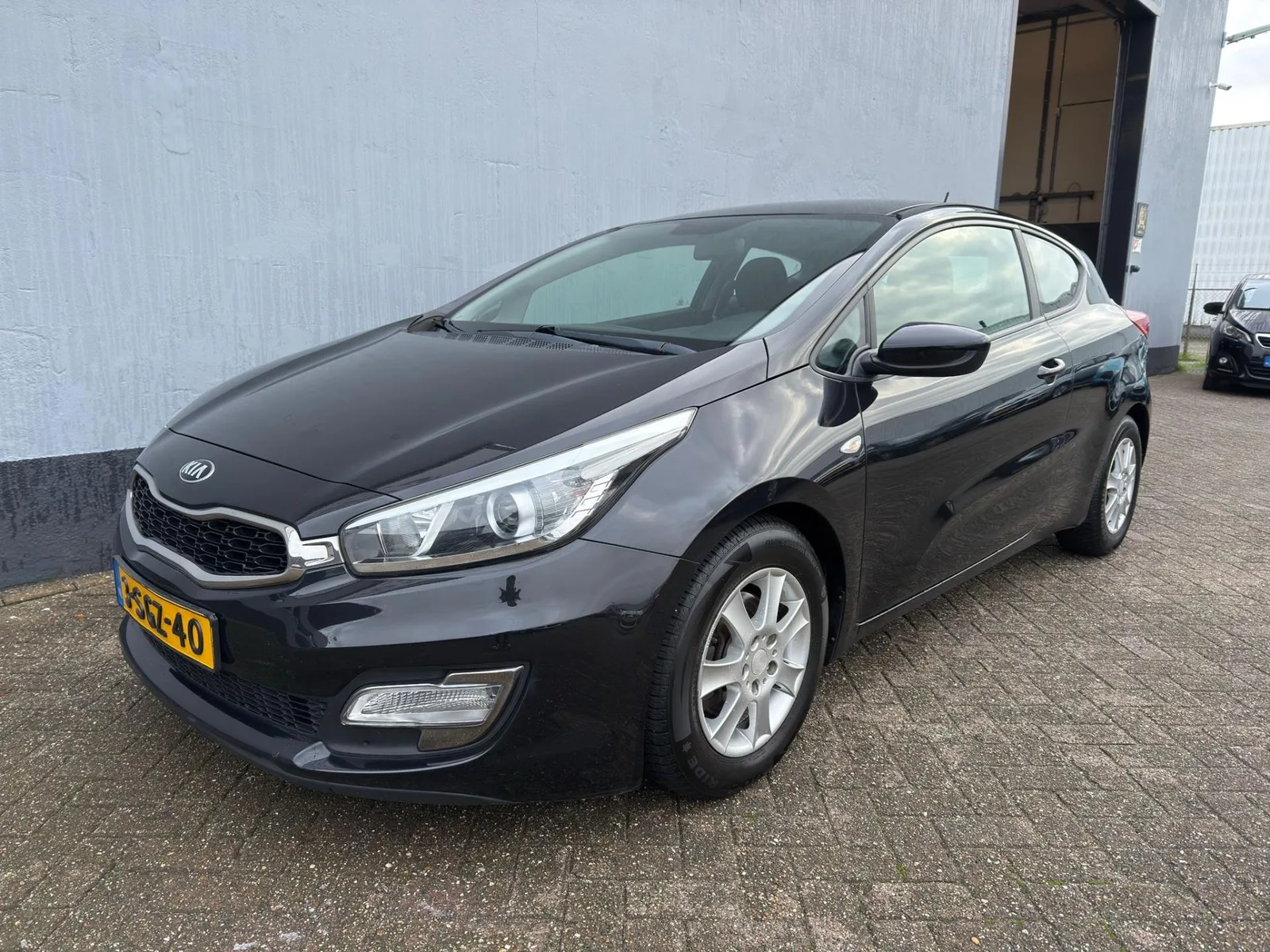 Kia Pro Cee'd (2013) — foto 1