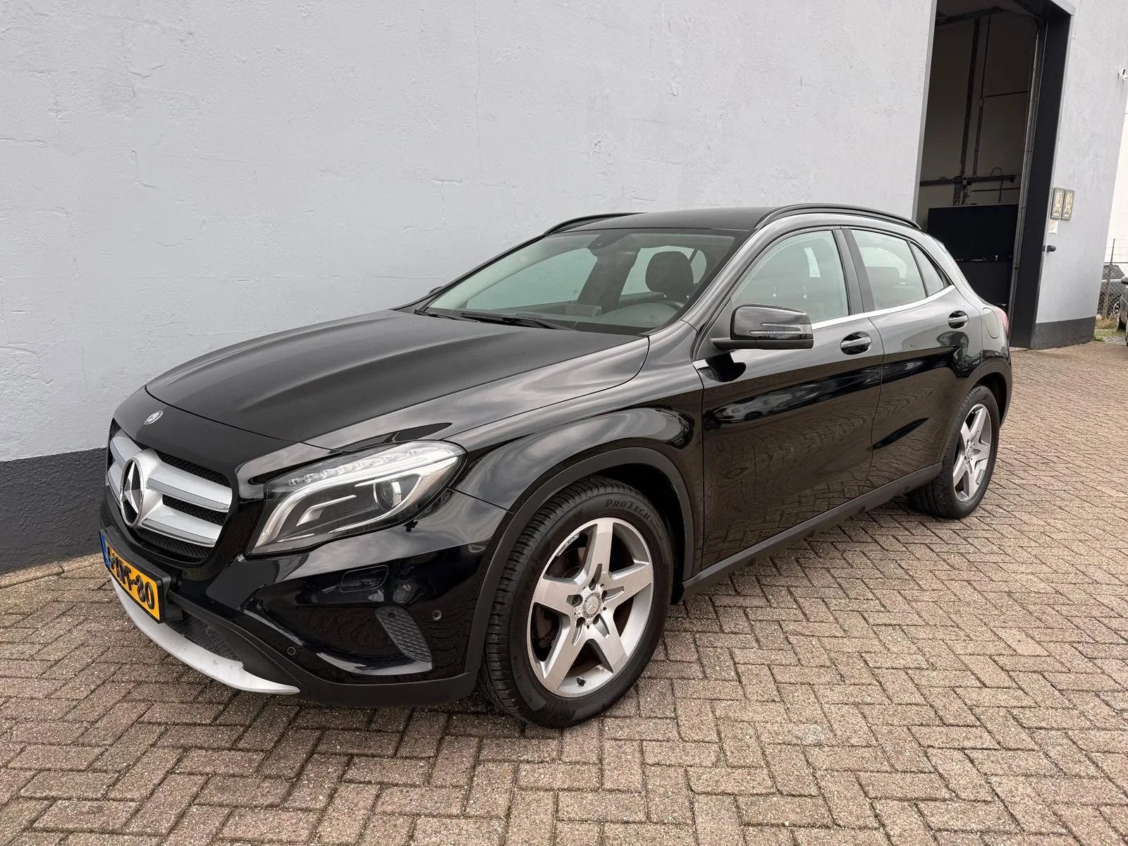 Mercedes-Benz GLA (2014) — foto 1