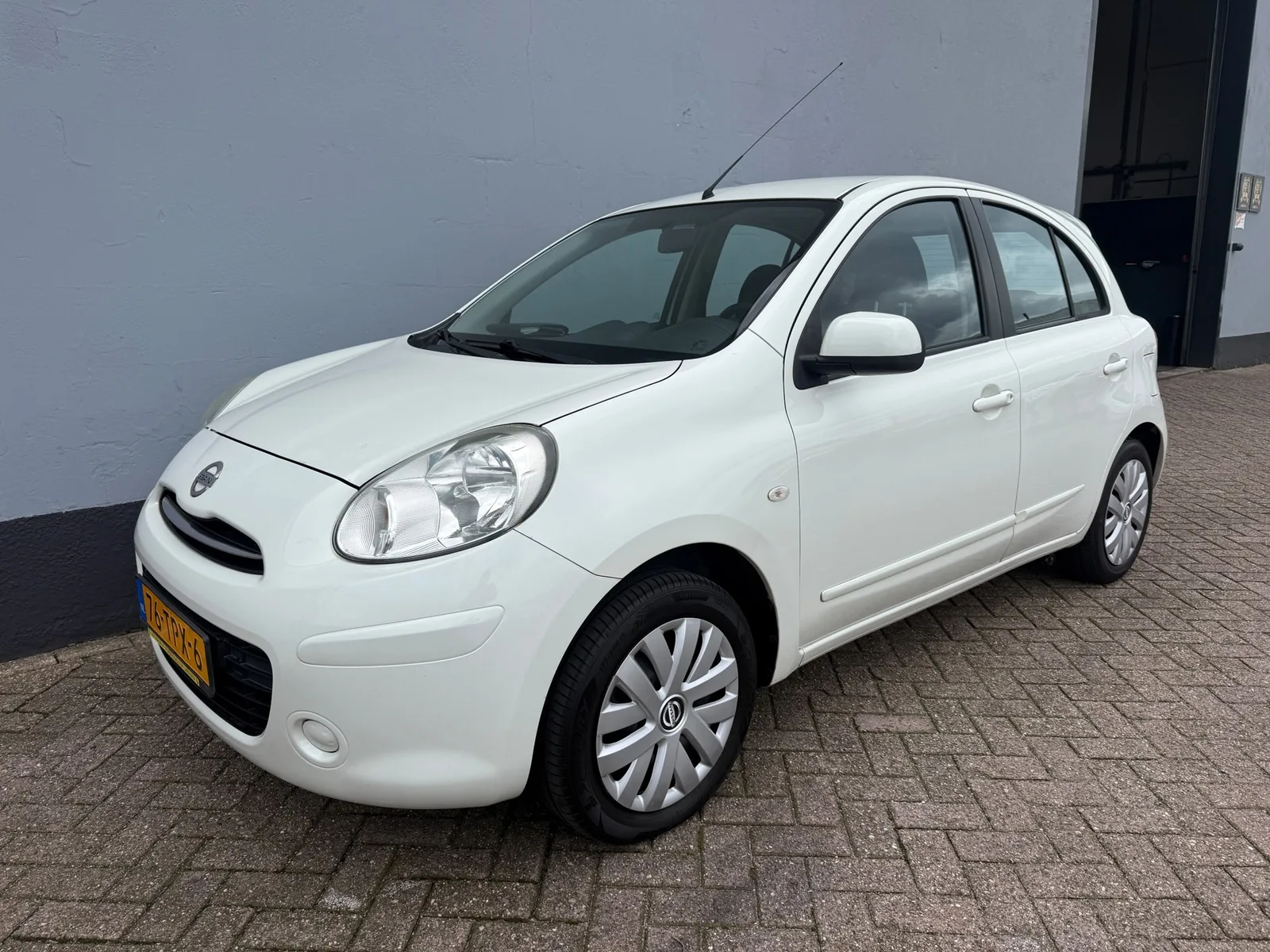 Nissan Micra (2012) — foto 1