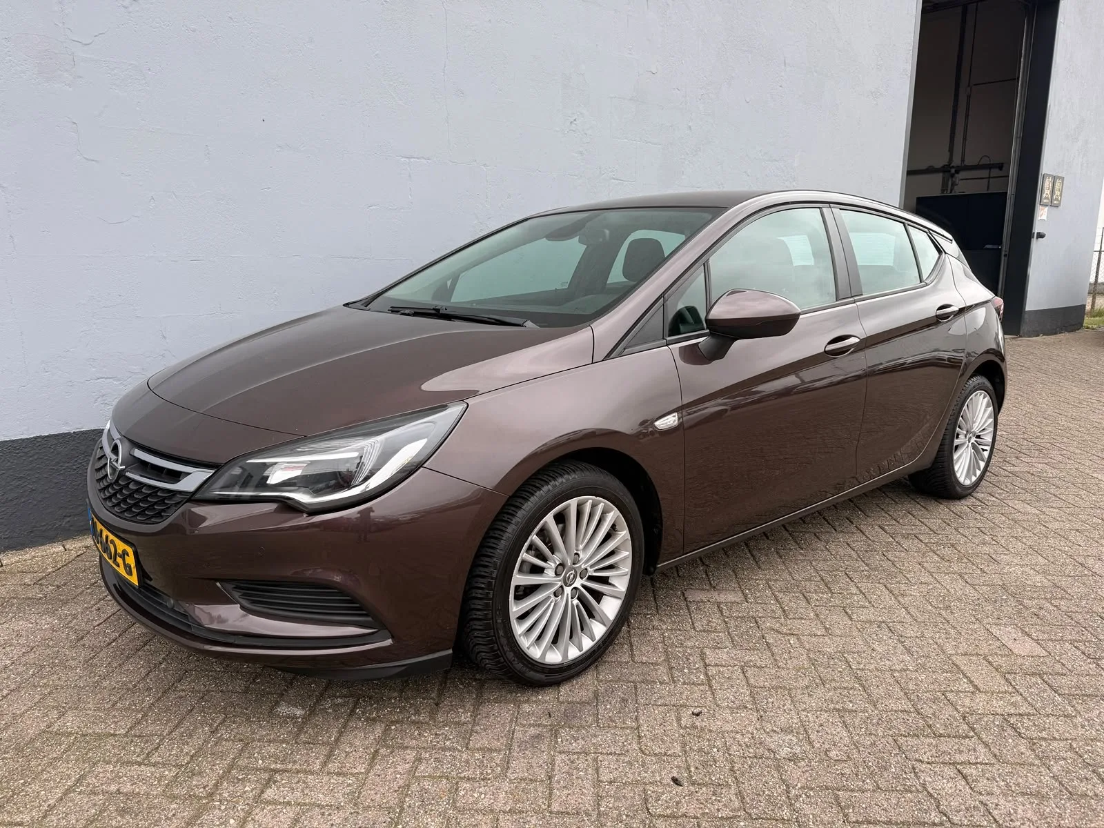 Opel Astra (2017) — foto 1
