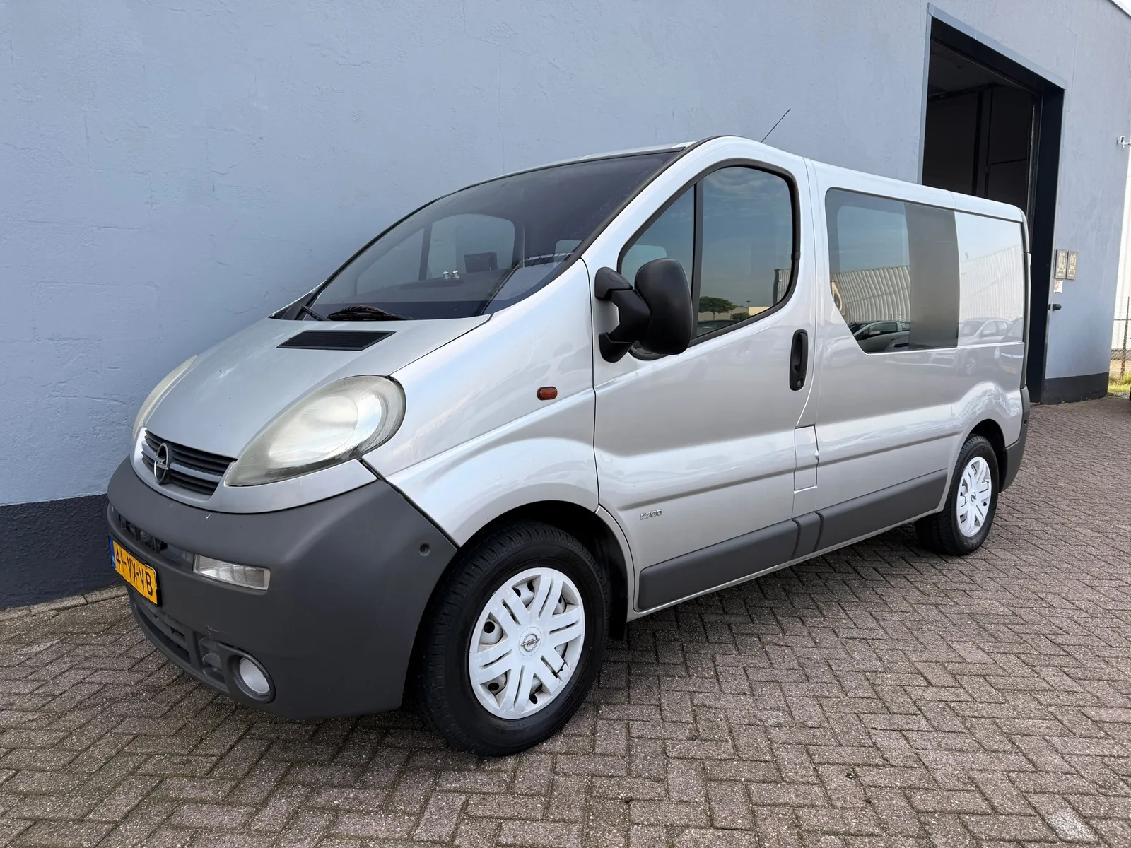 Opel Vivaro (2001) — foto 1